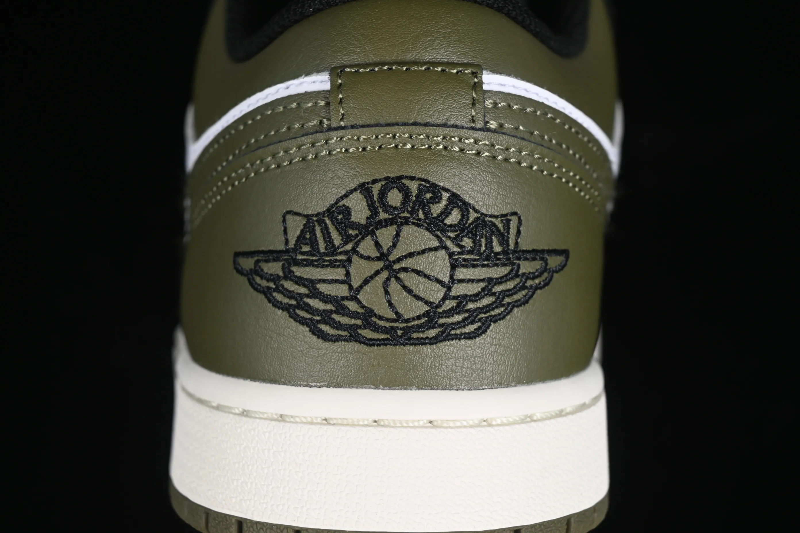 All categories Air Jordan Jordan series basketball shoes Air Jordan 1 Low G version pure original Air Jordan 1 Low "Medium Olive" AJ1 Joe 1 olive green low-top cultural casual sneakers 553558-092